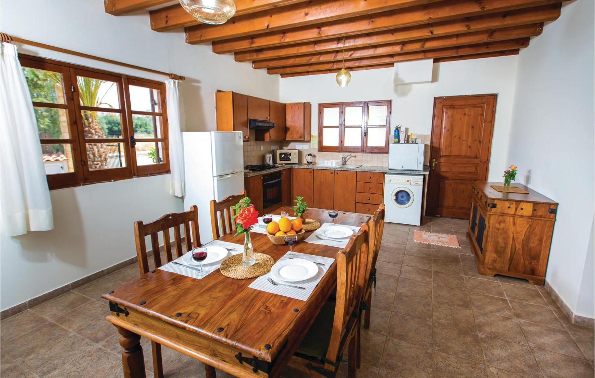 Amazing Home In Pomos With Wifi Eksteriør billede